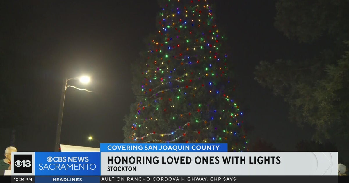 Stockton Christmas tree lighting event honors loved ones in hospice care