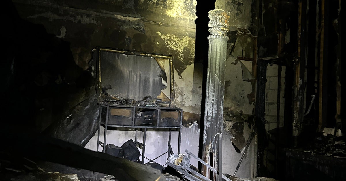 Broward house fire displaces Deerfield Beach family; neighbor describes frantic moments