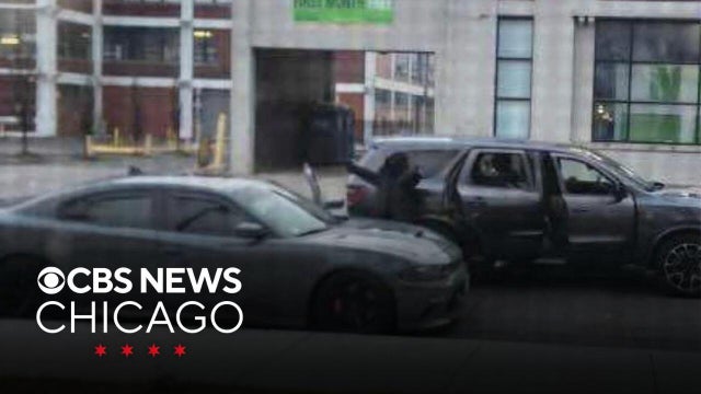 Would-be car thieves point guns at Chicago firefighters in Avondale