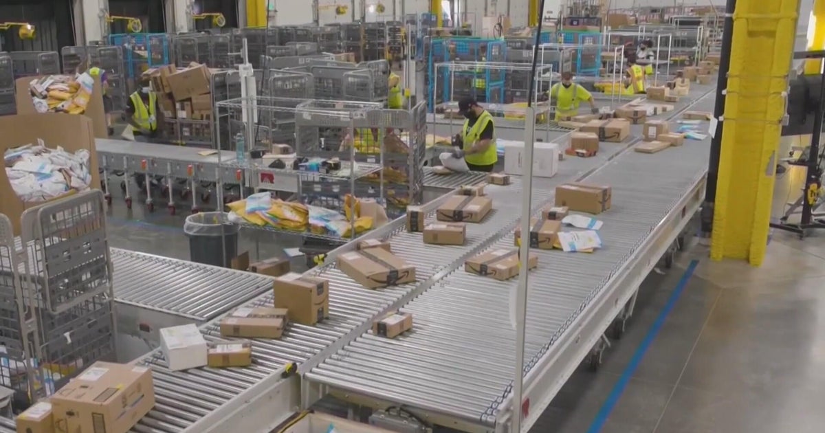 See which retailers are changing their return policies for the holidays, and which are charging fees