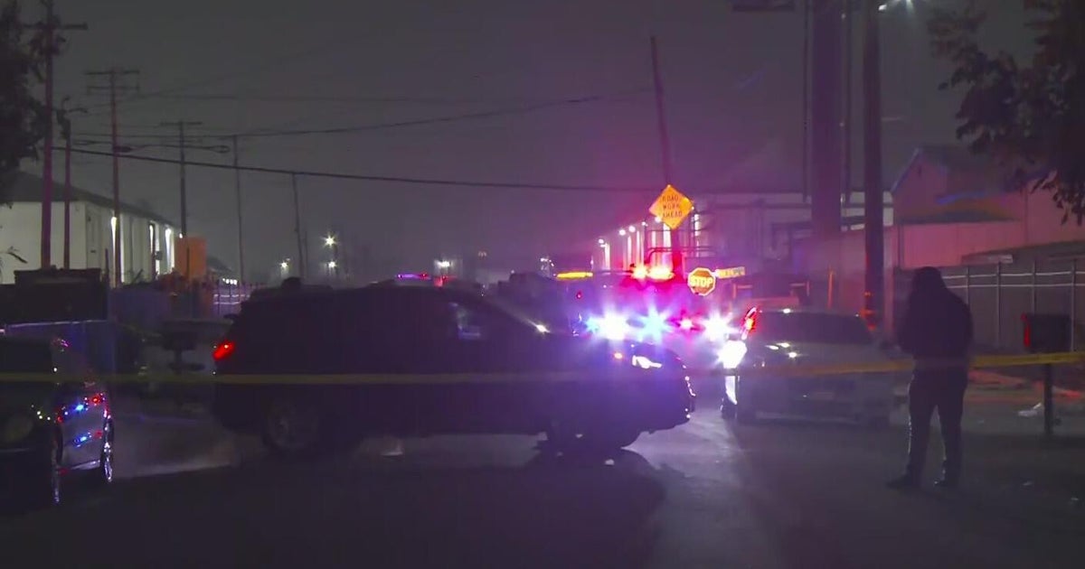 Drive-by shooting in Stockton injures 2 people