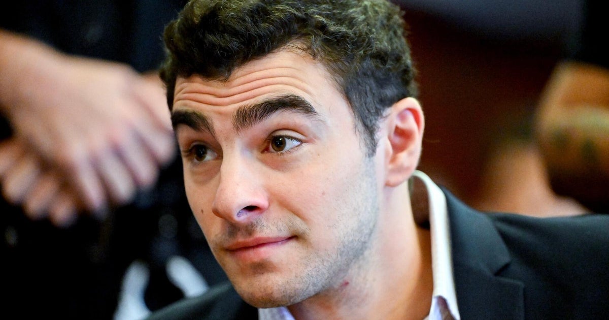 Footage of Luigi Mangione’s last moments before his arrest at center of evidence hearing