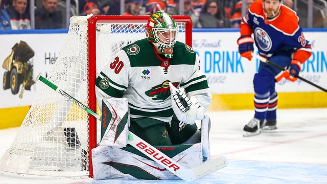 NHL: DEC 02 Wild at Oilers 