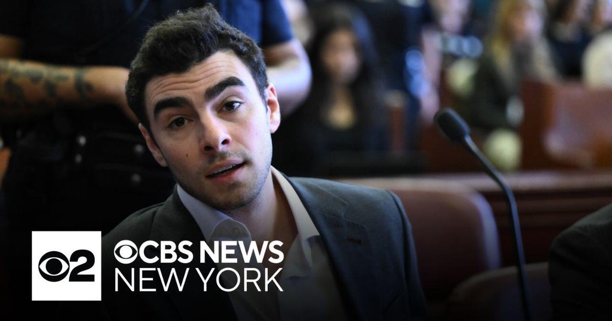 Luigi Mangione hearing resumes 1 year since CEO shooting - CBS New York