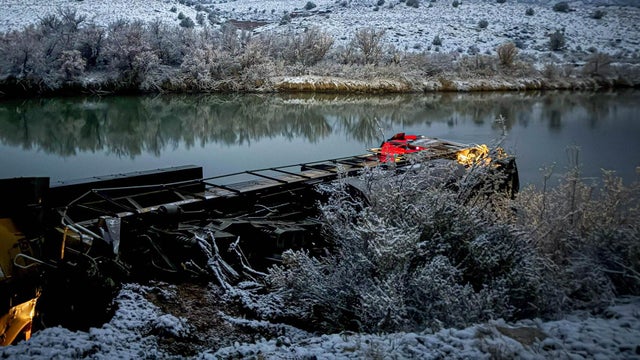 grand-junction-fire-dept-15-train-derailment-copy.jpg 