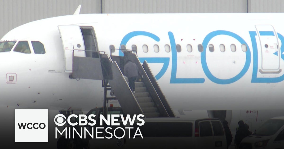 Video shows plane activists say is used to transport arrested immigrants at MSP