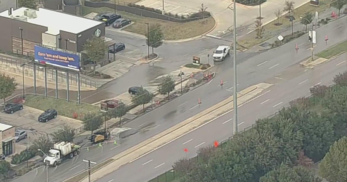 Water main break closes Mockingbird Lane near Love Field in Dallas ...
