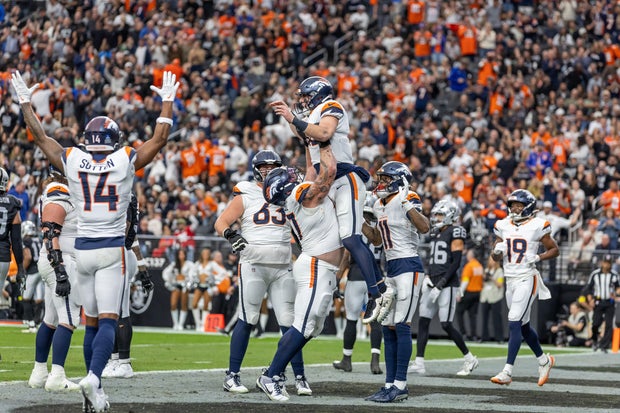 Broncos Raiders Football