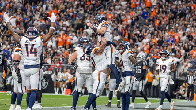 Broncos Raiders Football 