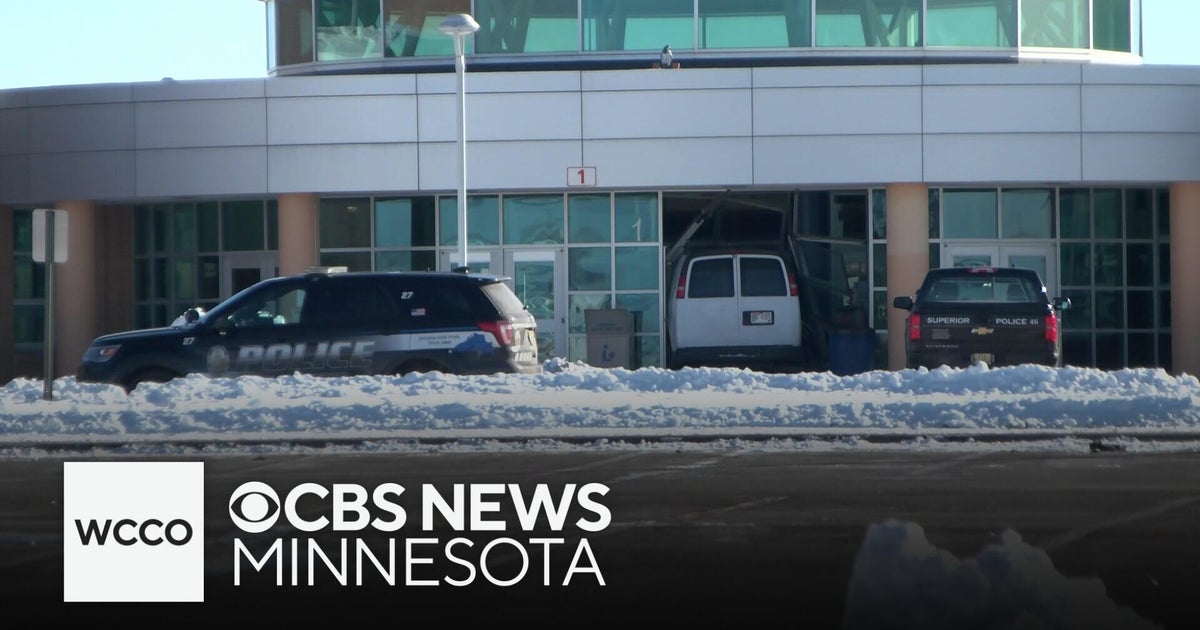 Wisconsin police officer recovering after shootout, and more headlines ...