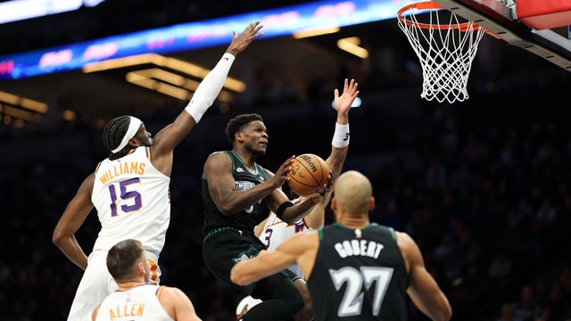 Phoenix Suns v Minnesota Timberwolves 
