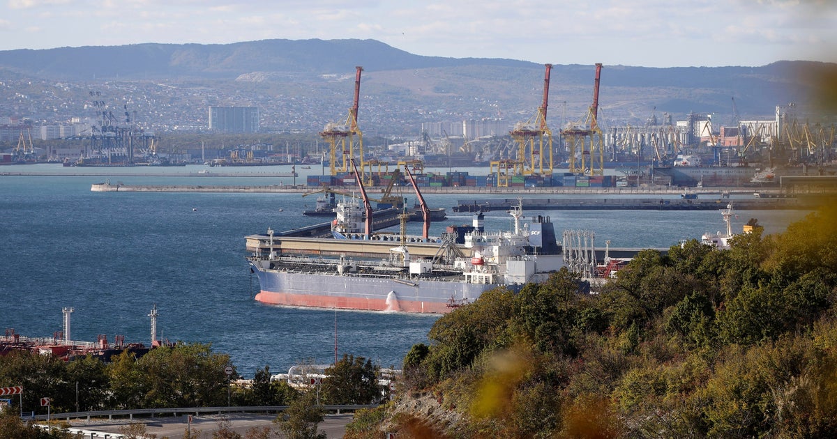 Съобщава се че Украйна е ударила няколко петролни танкера край