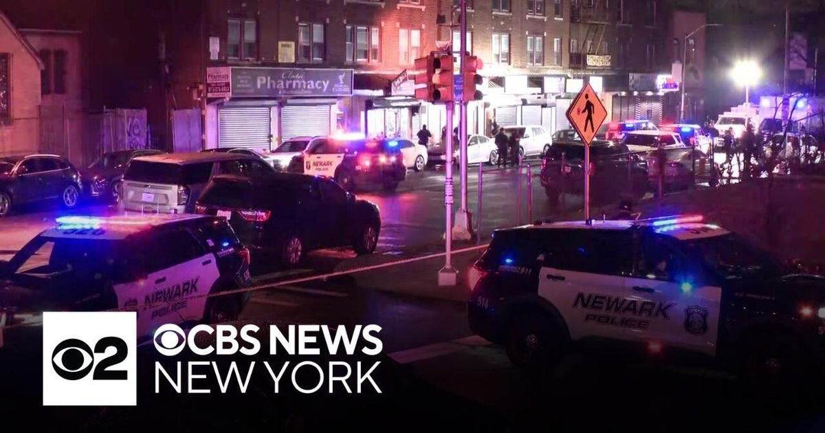 2 killed in shooting near recording studio in Newark, N.J. - CBS New York