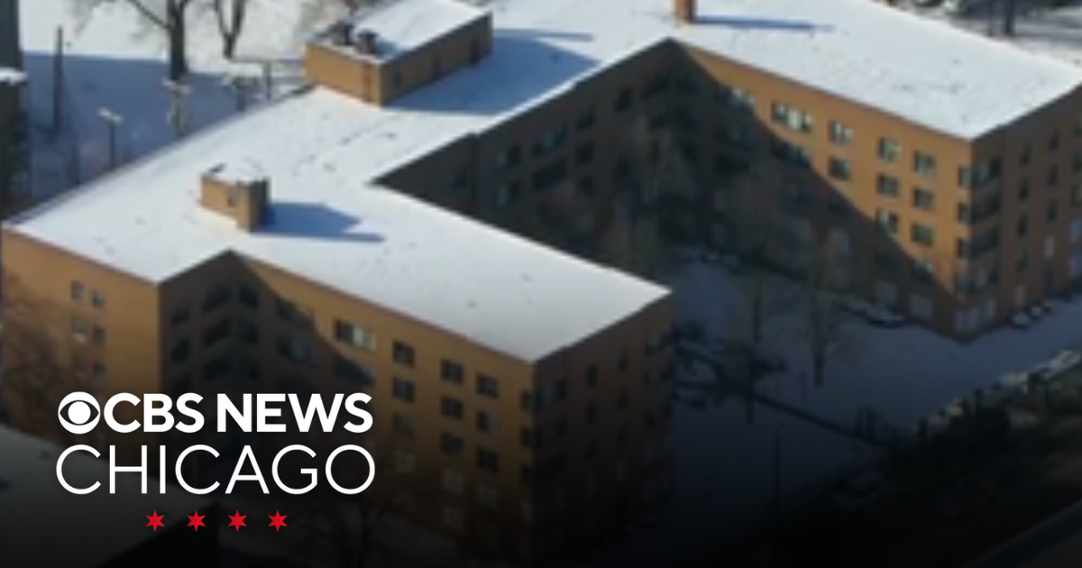 Residents of South Shore apartment building raided by feds being forced ...