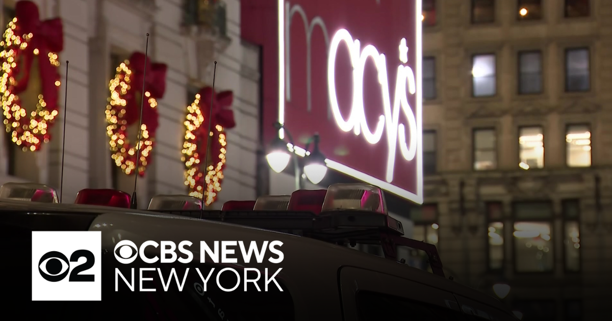 Woman stabbed in random attack inside Macy's Herald Square in NYC - CBS ...