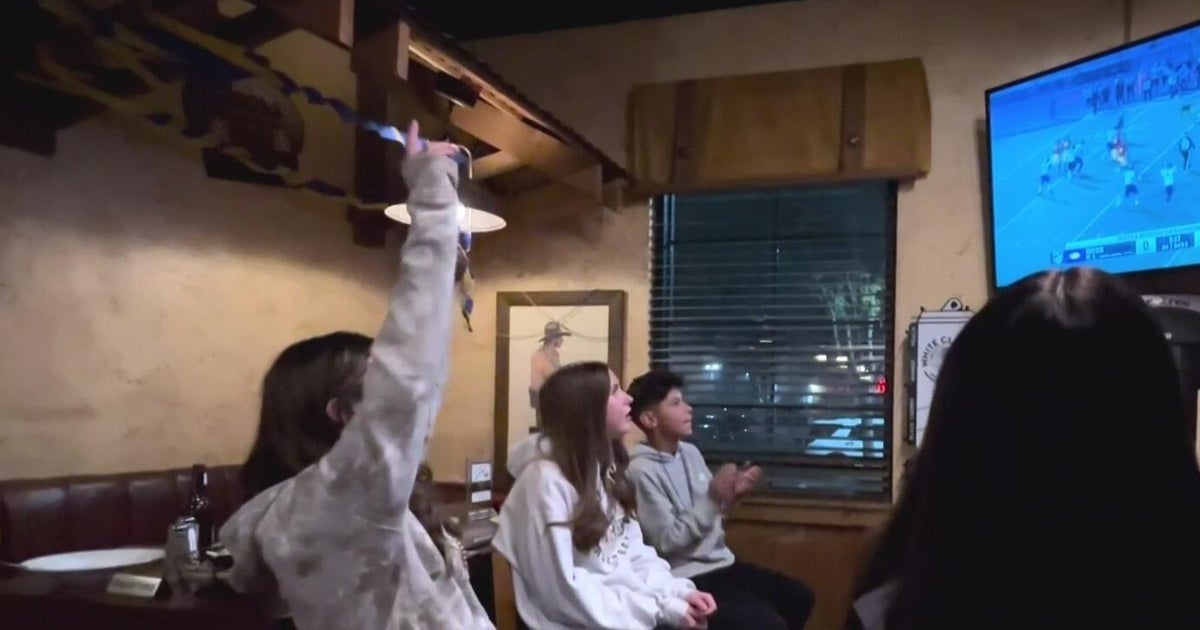 Local restaurant hosts watch party as Sutter Union High plays in championship game