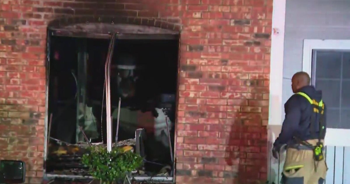 Siblings killed in North Texas apartment fire as neighbors rush to warn residents