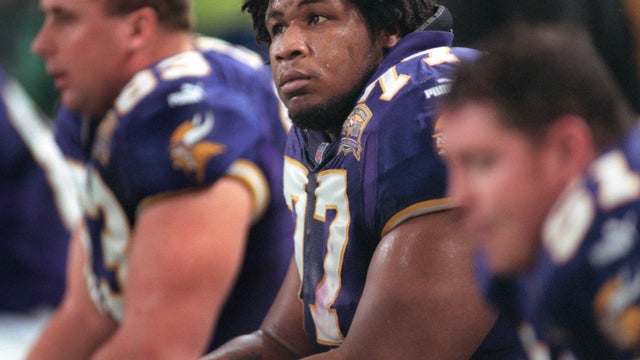 GENERAL INFORMATION: Korey Stringer photos from the 2000 seasonIN THIS PHOTO: Minnesota Viking right tackle Korey Stringer, center, sits on the bench with teammate Corbin Lacina, left, during a game against the New Orleans Saints at the Metrodome in Jan 
