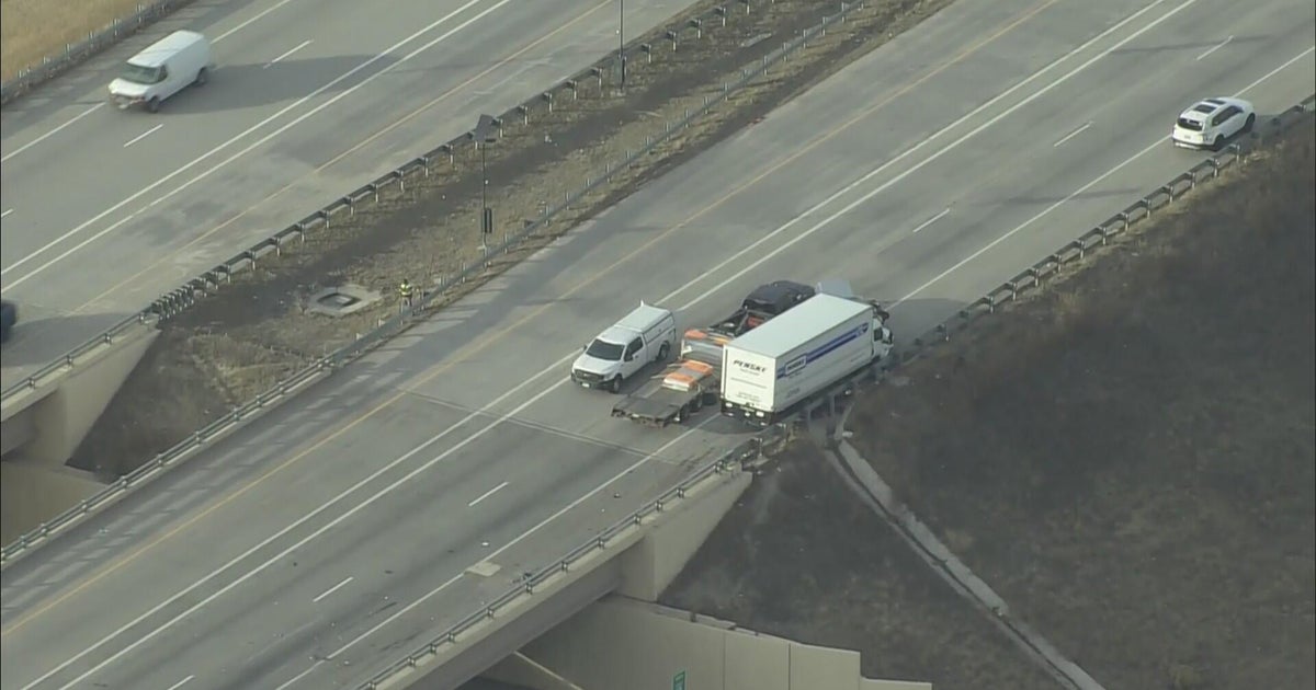 1 dead, 3 injured in crash on Interstate 25 - CBS Colorado
