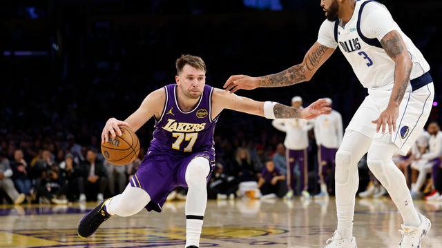 Dallas Mavericks v Los Angeles Lakers 