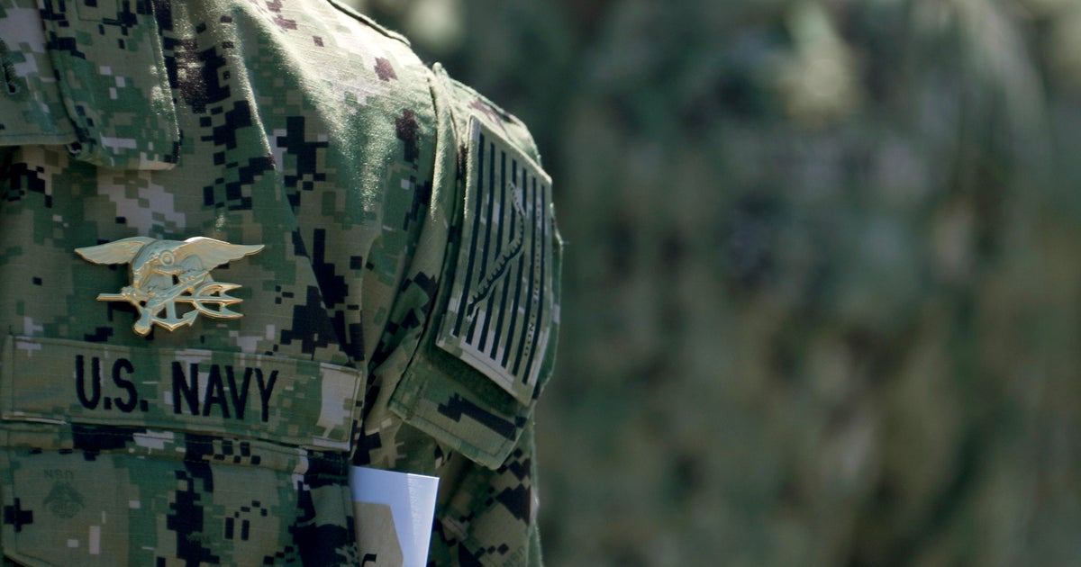 Над дузина военноморски тюлени наказани за расистки меми по-рано тази година