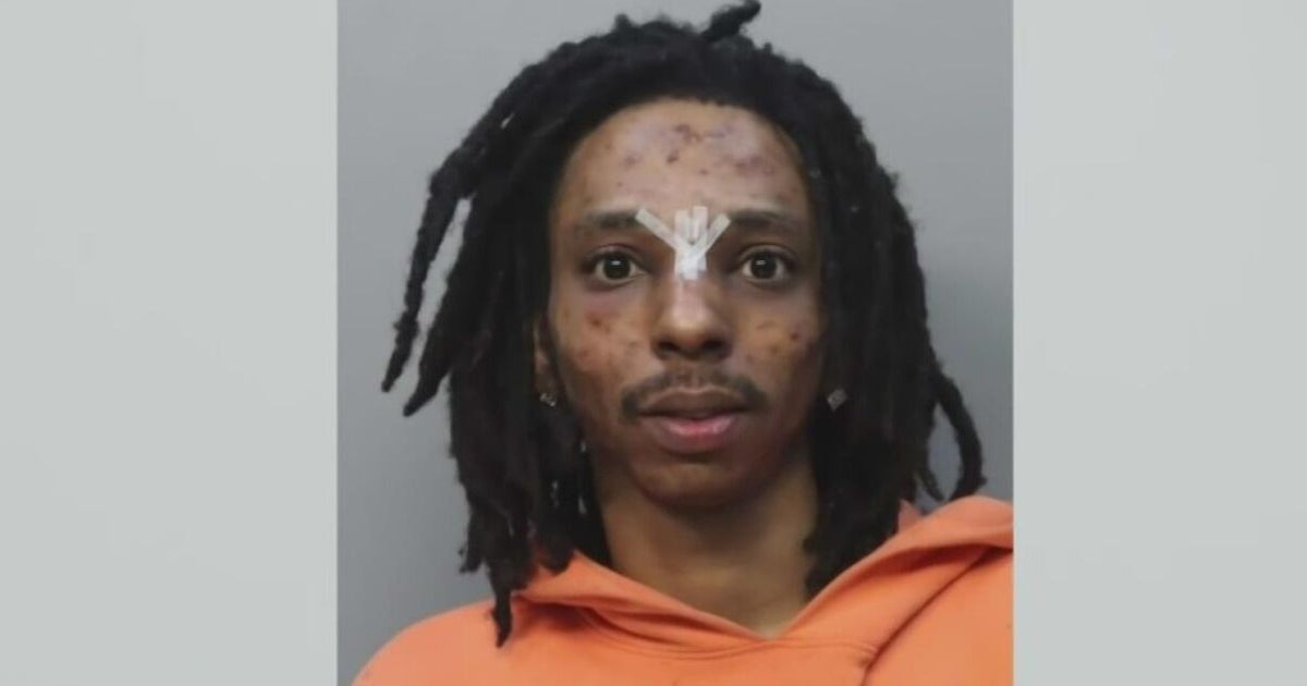 Man accused of stealing Ferrari, crashing into police cruiser posts bond