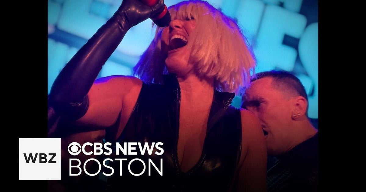 Singer Jules Liesl with Boston roots performing at Royale