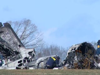 Greg Biffle's wife texted "we're in trouble" moments before fiery plane  crash, her mother says - CBS News