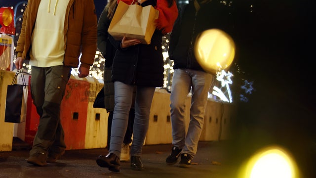 Christmas Shopping And Atmosphere 