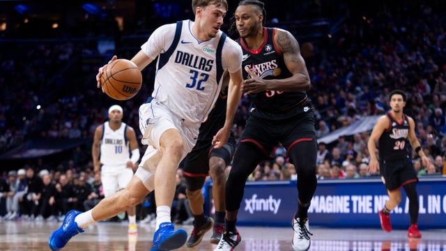 Mavericks 76ers Basketball 