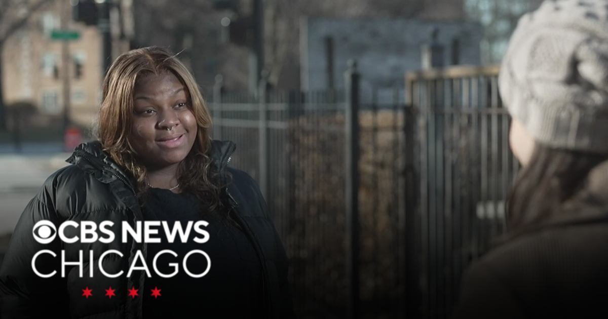 Woman recounts helping victim in deadly shooting on CTA Pink Line train ...
