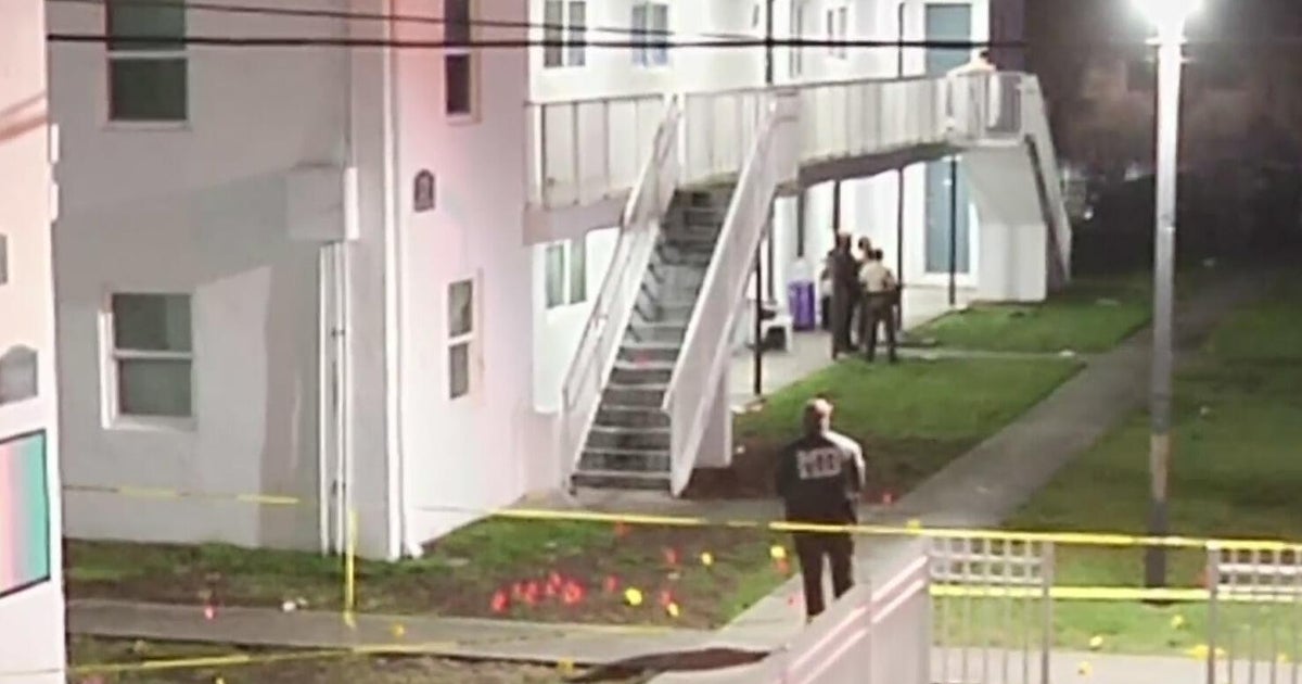 Man killed, woman injured after shooting in Miami-Dade, authorities say