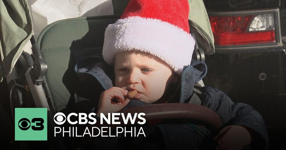 Shoppers stock up on fish, meat and more for Christmas meals at Philadelphia's Italian Market