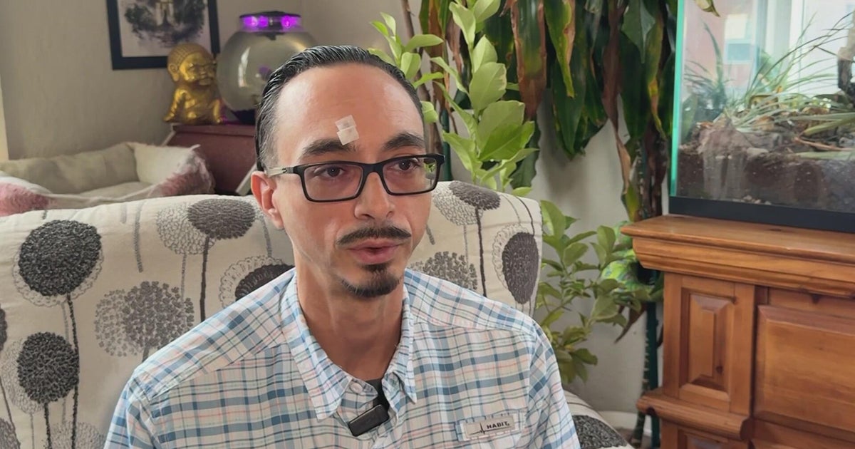 Colorado man says on-duty mailman was 