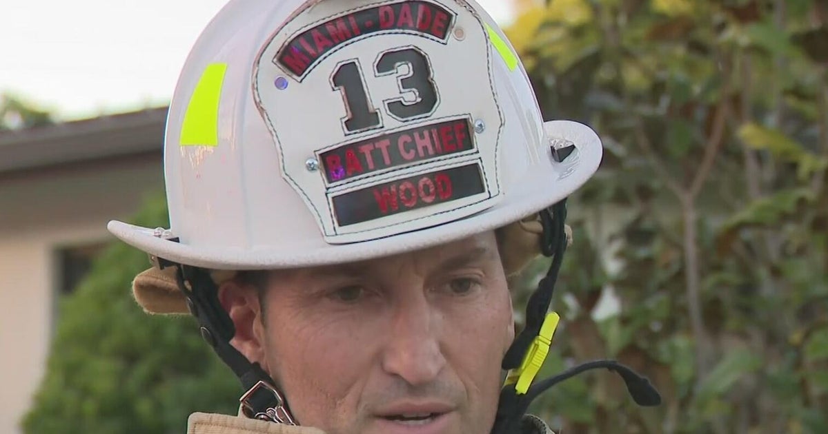 1 hospitalized after Southwest Miami-Dade house fire