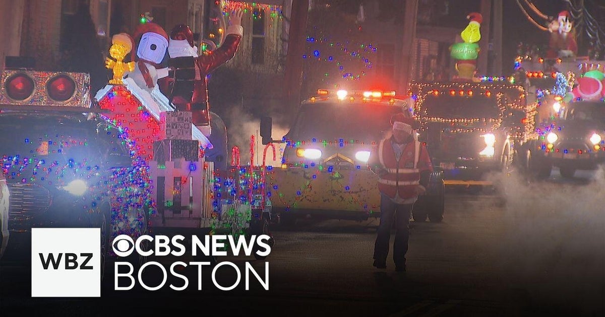 Holiday spirit on full display in Lynn for annual Christmas parade