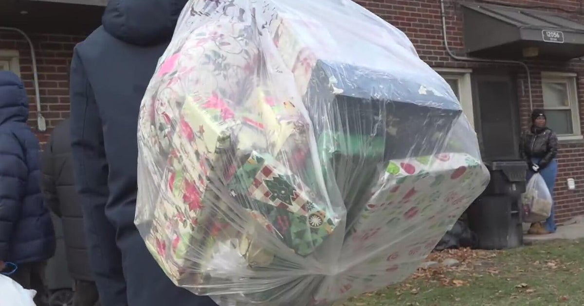 Filthy Cares gives out hundreds of Christmas gifts to Detroit children