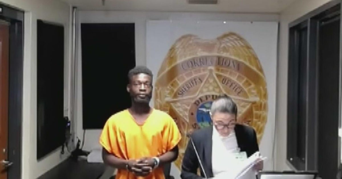 Alabama man accused of stealing from luggage at Miami International Airport