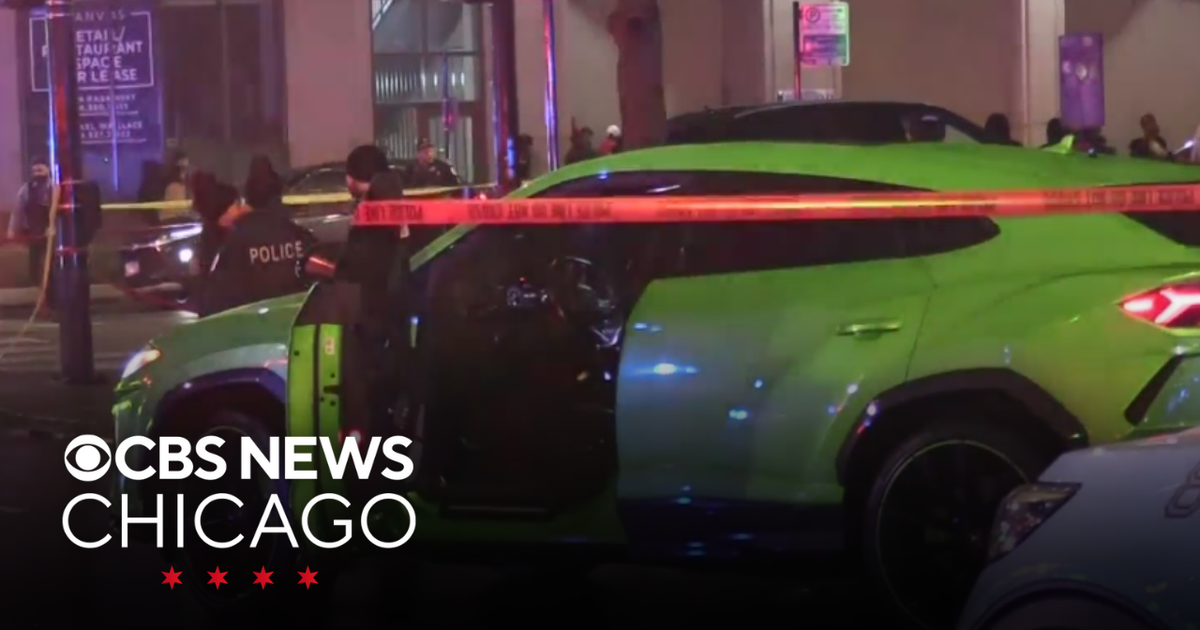 Police ask for help from public as they search for River North shooters ...