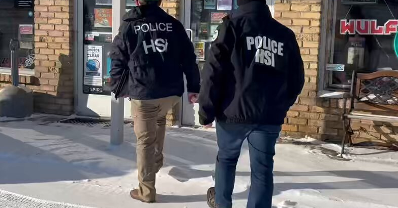 Агентите на вътрешната сигурност са в Минеаполис в понеделник провеждайки