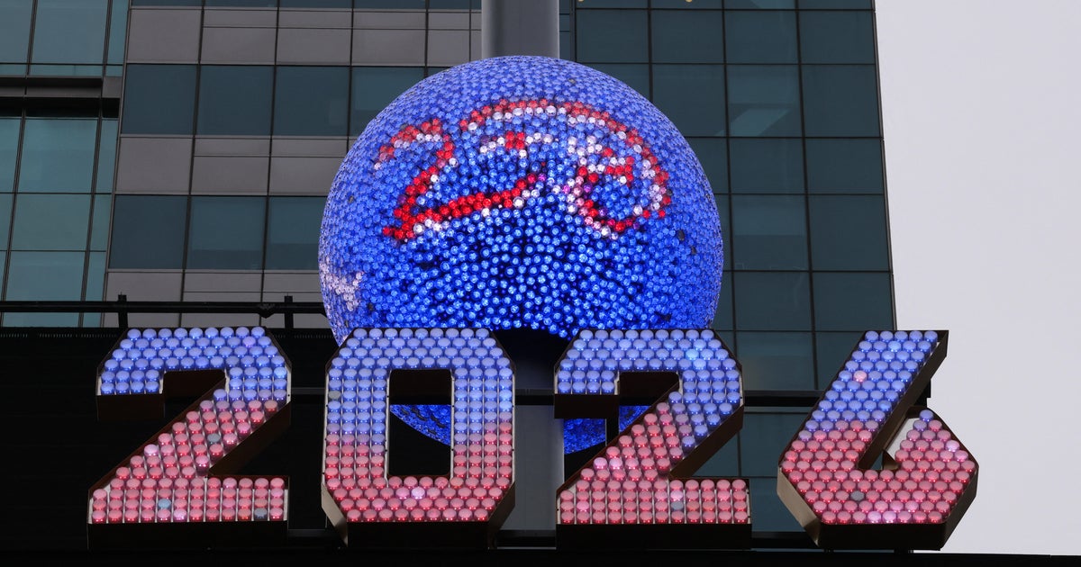 Какво е отворено на Нова година 2026? Тук има отворени магазини, ресторанти и вериги за бързо хранене.