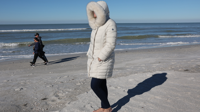 cbsmiami-florida-beach-cold-weather-1.png 