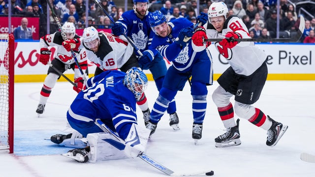 devils-maple-leafs-joseph-woll.jpg 
