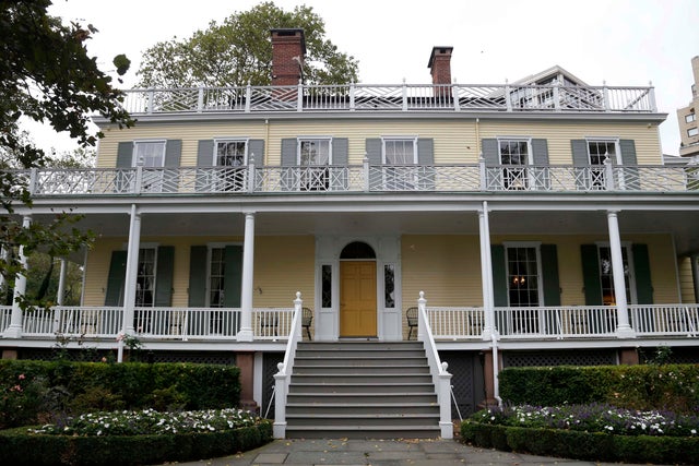 Gracie Mansion-Intruder 