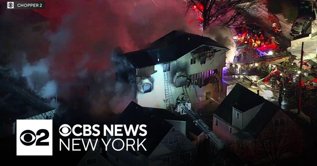 3 NYC firefighters hurt in raging house fire on Staten Island - CBS New ...
