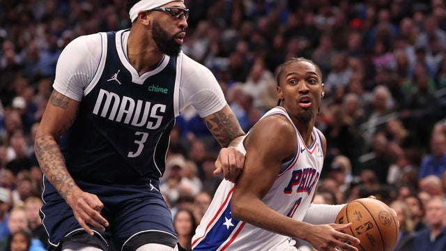 Philadelphia 76ers v Dallas Mavericks 