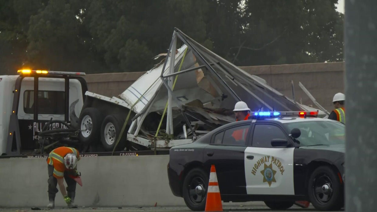 Person dies after crash shut down northbound Highway 99 in Manteca ...
