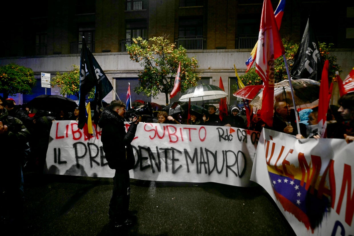Venezuelans around the world react to Maduro's capture. See photos ...
