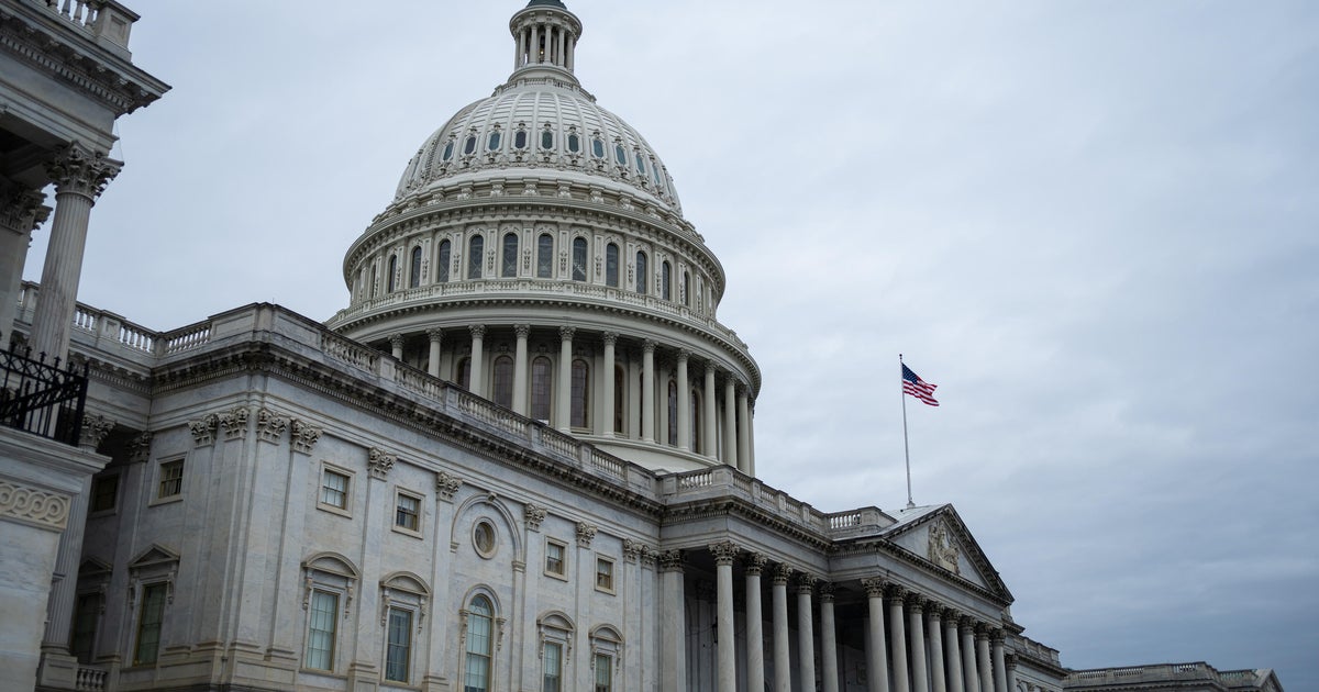 Конгресът се завръща на фона на операцията във Венецуела и е изправен пред краен срок за предотвратяване на ново затваряне на правителството