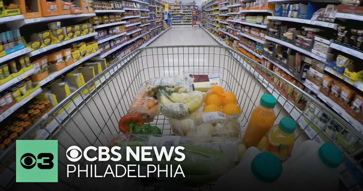 Shopping at low-cost grocery chains could save thousands in food costs, report finds